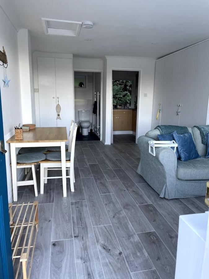 Self-Catering Studio In Beautiful צ'רמות' מראה חיצוני תמונה